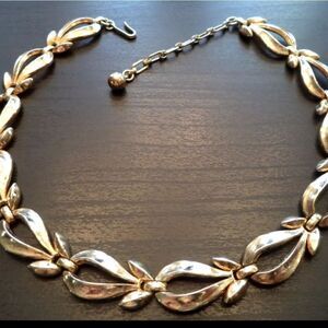 VINTAGE SIGNED CROWN TRIFARI GOLD TONE 16.5" NECKLACE EXCELLENT CONDITION